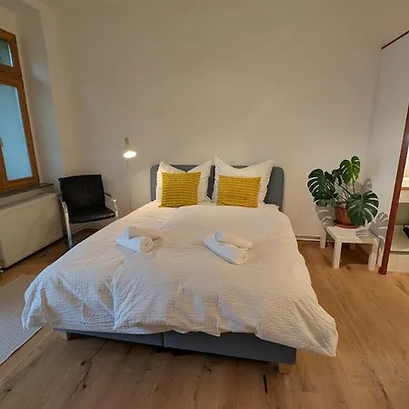 Maiy Close To Messe Берлин